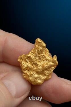 Beautiful Triangular Natural Australian Gold Nugget 20.24 grams
